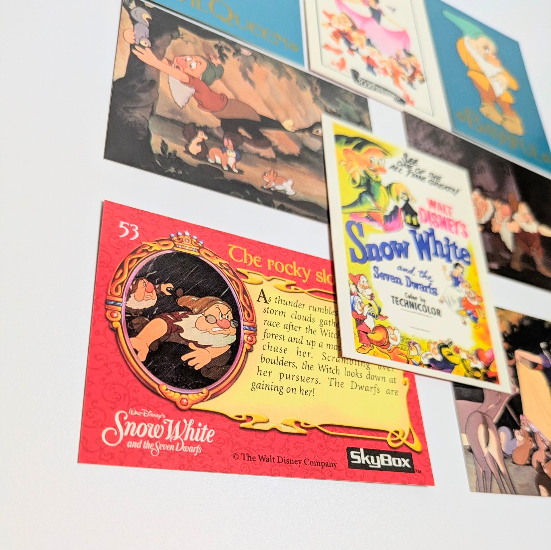 ♧ ☆送料無料!☆ 1993年製 SKYBOX【 DISNEY Snow White and the Seven Dwarss( 白雪姫と七人のこびと)】トレーディングカード 単品 (1個= 8CARDS)〚アメリカン雑貨 アメトイ〛