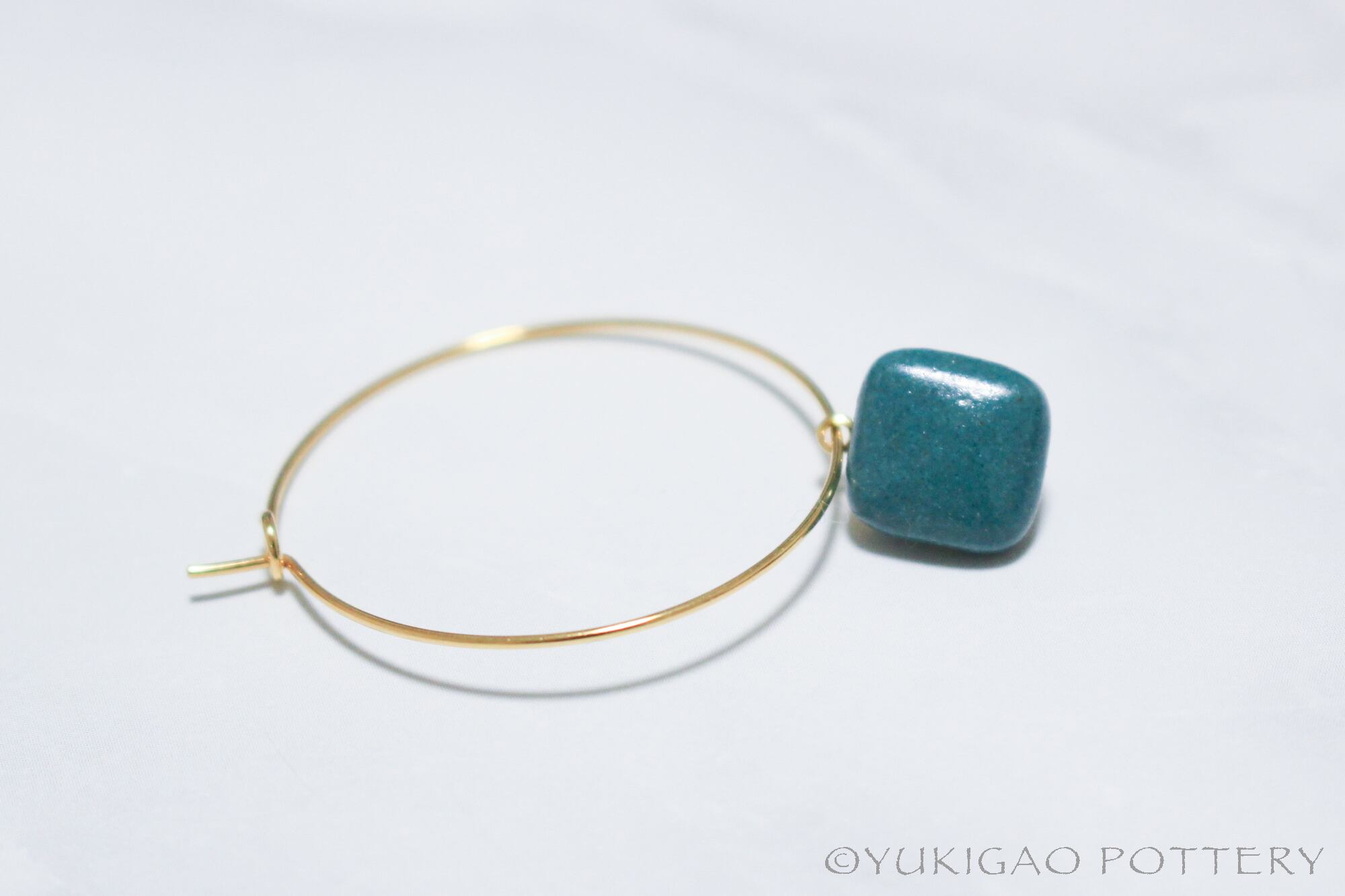 磁器のフープピアス【Peacock】 *片耳分