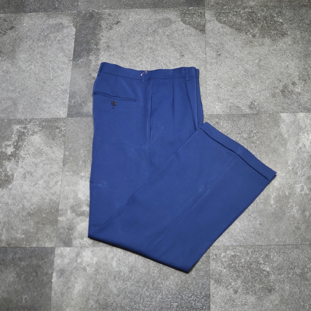wide silhouette 2tuck slacks navy