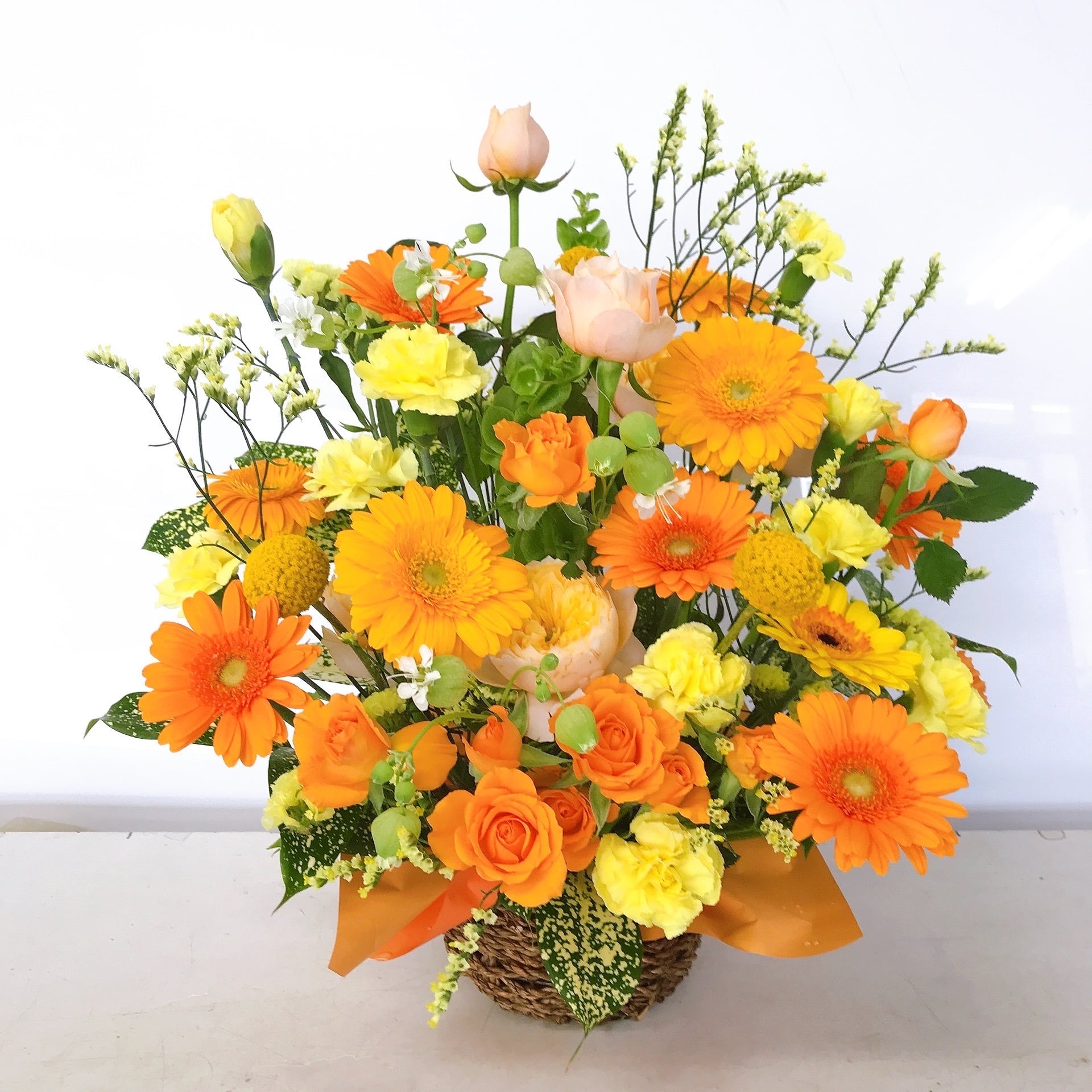 店頭受取、配達用】お任せアレンジメントMサイズ | 長光花園 / Choko