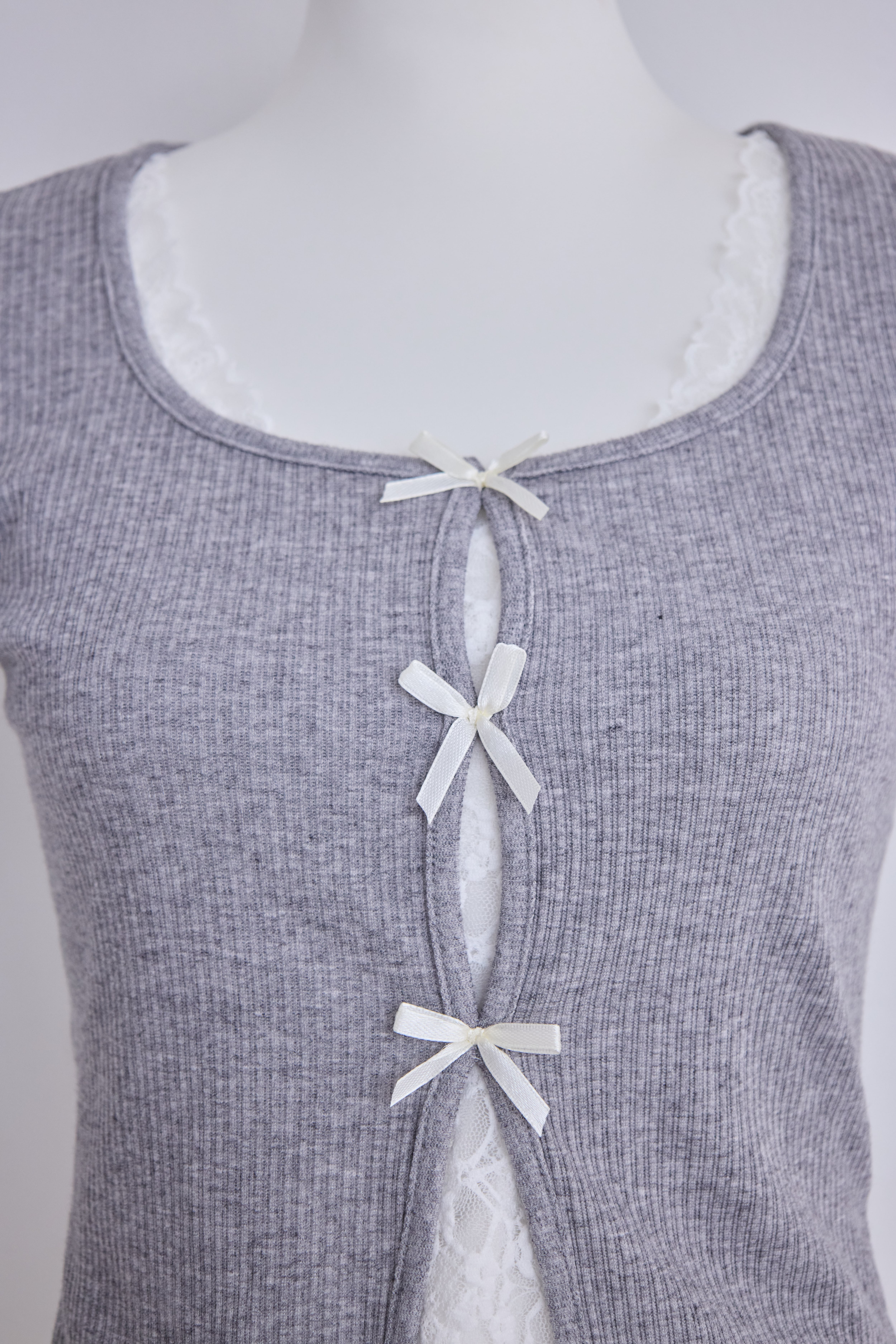 lace layered ribbon tops | Désir et Raison