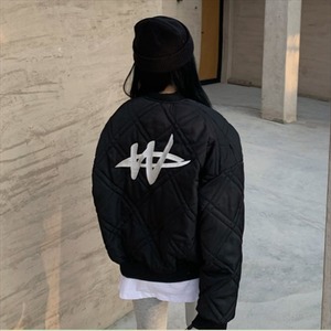 【送料無料】 ダウンジャケット  長袖  カジュアル系  キルティング  大人可愛い  韓国  レディースファッション  可愛い  20代・30代  バックプリント  おしゃれ  厚手生地  冬  お出かけ  こなれ感  ショート丈  ファスナー・ジッパー  ブラック・ ベージュ 黒