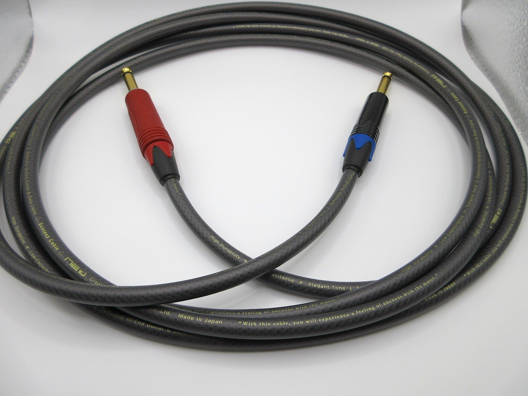 エフェクター用パッチケーブル 0.25m ケーブルにカナレ、プラグ