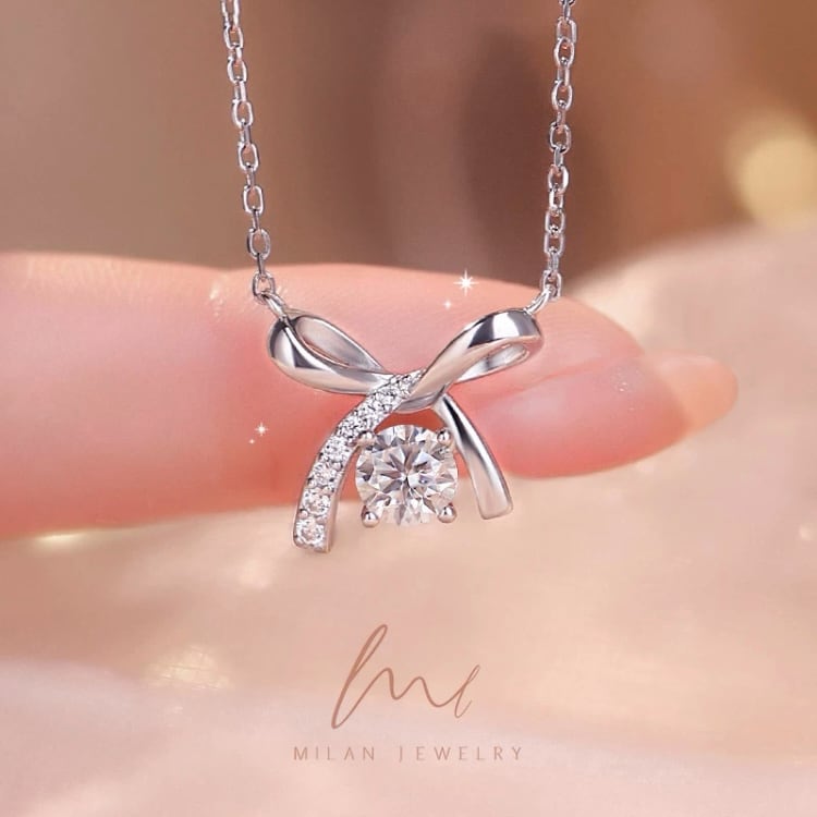 リボン モアッサナイト キラキラ ゴージャス ラグジュアリー