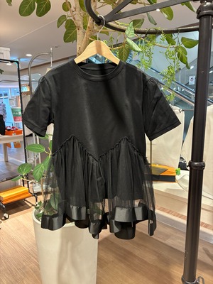 チュール重ねプルオーバー［Color:ブラック］通常価格¥11,990→特別価格¥8,690