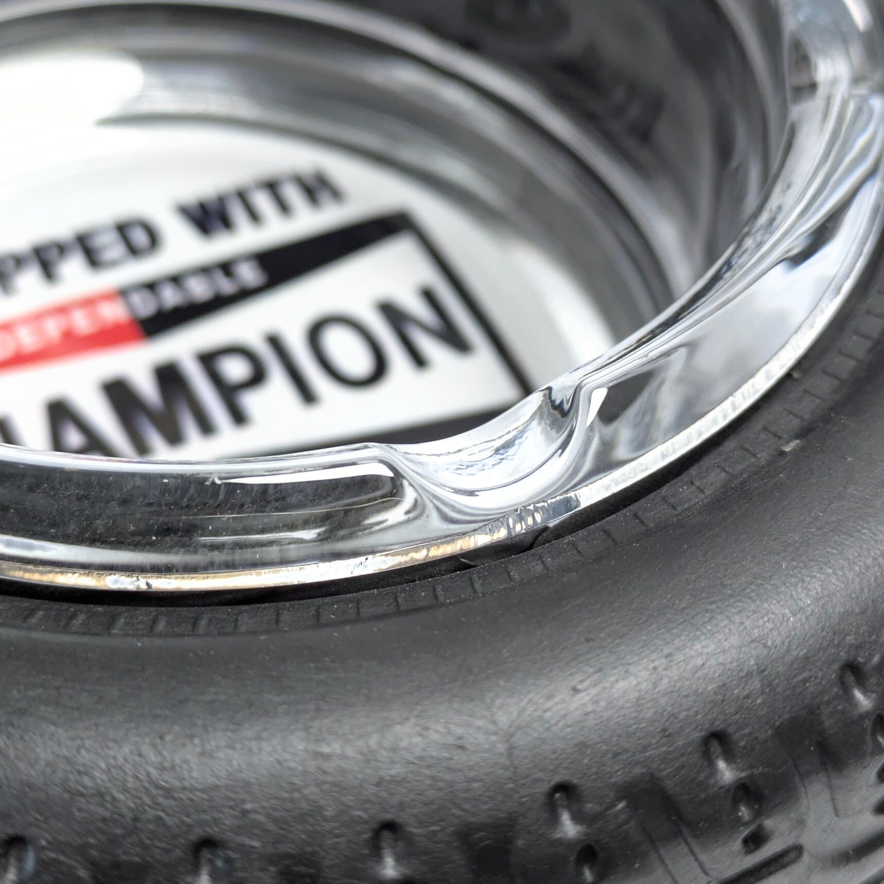 【 Tire Ashtray タイヤアシュトレイ 】 『 Champion チャンピオン 』スパークプラグ / 灰皿 / ガレージ 〚アメリカン雑貨 アメトイ〛