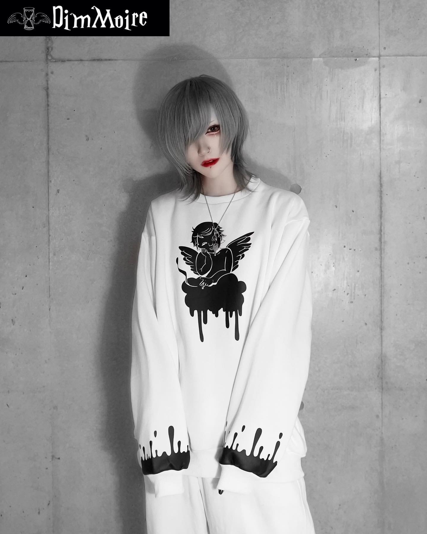 Chilling Angel”トレーナー【White】 | DimMoire