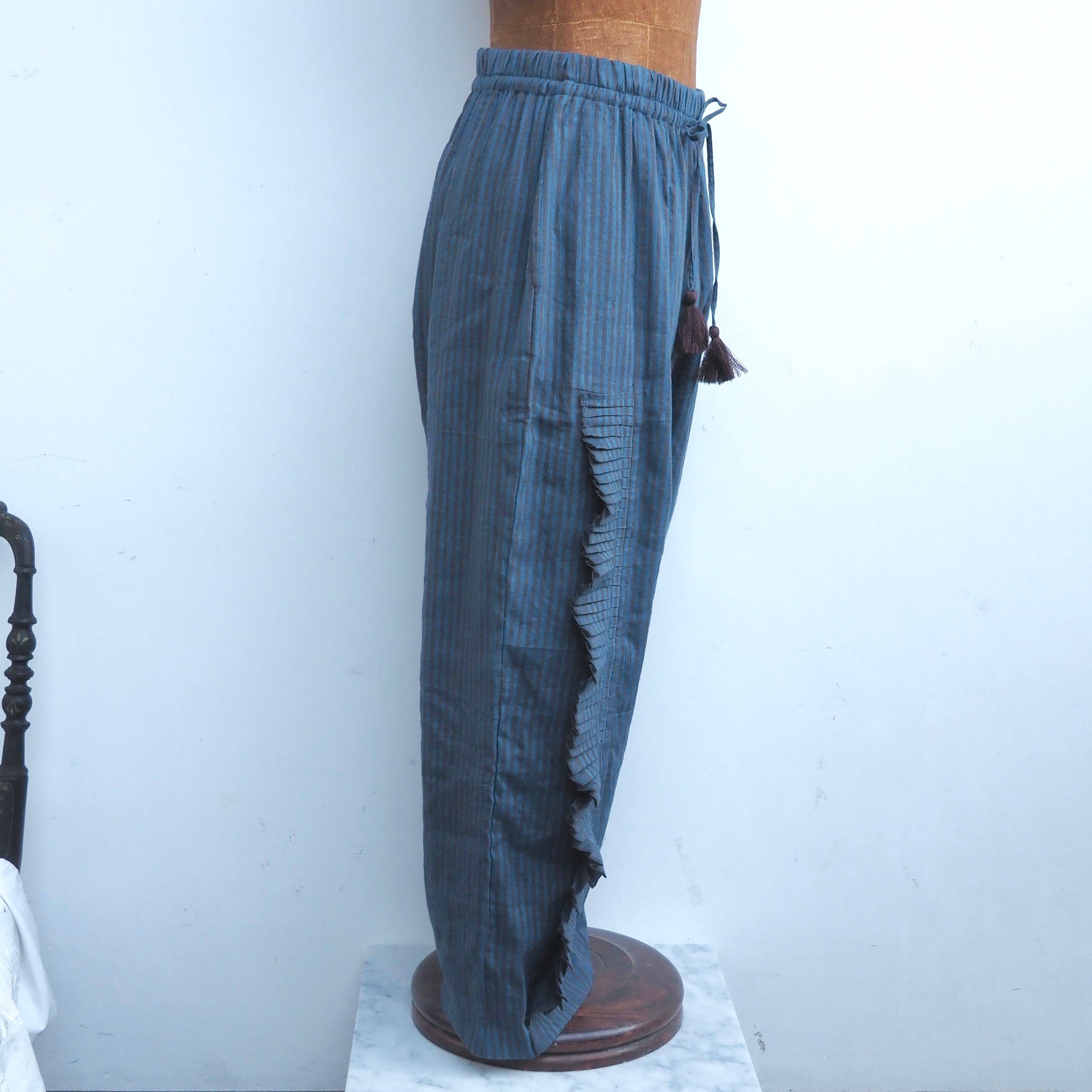 BUNON/ Ruffle Tuck Pants /パンツ(Brown×Blue strip)