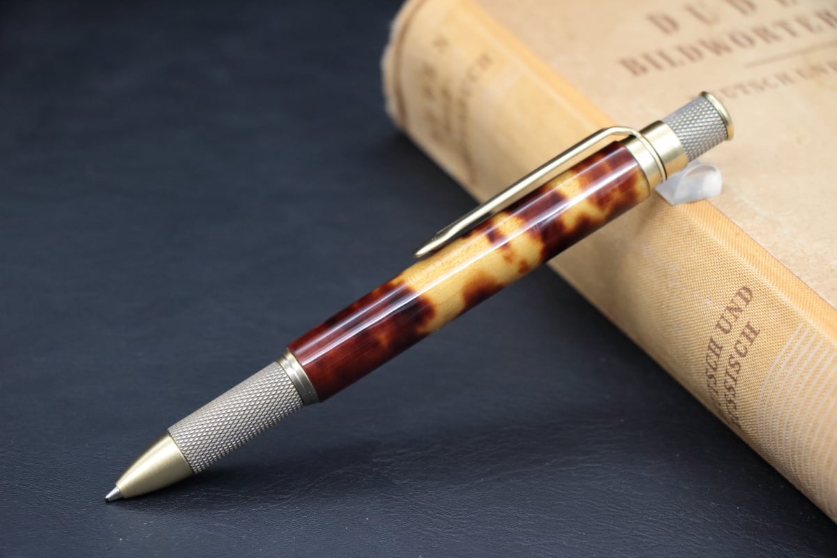 至高の素材 伝統工芸 長崎べっ甲・Alchymia Antique」木軸ボールペン