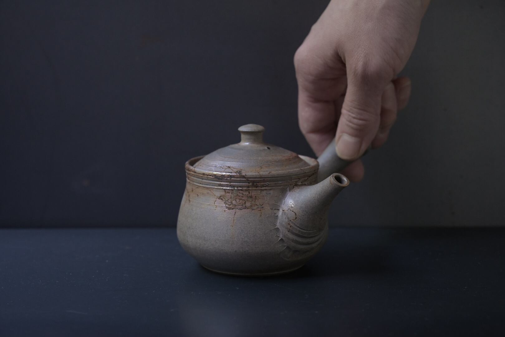 谷川仁 炭化藻がけ茶注 | 鎌倉倶楽部 茶寮