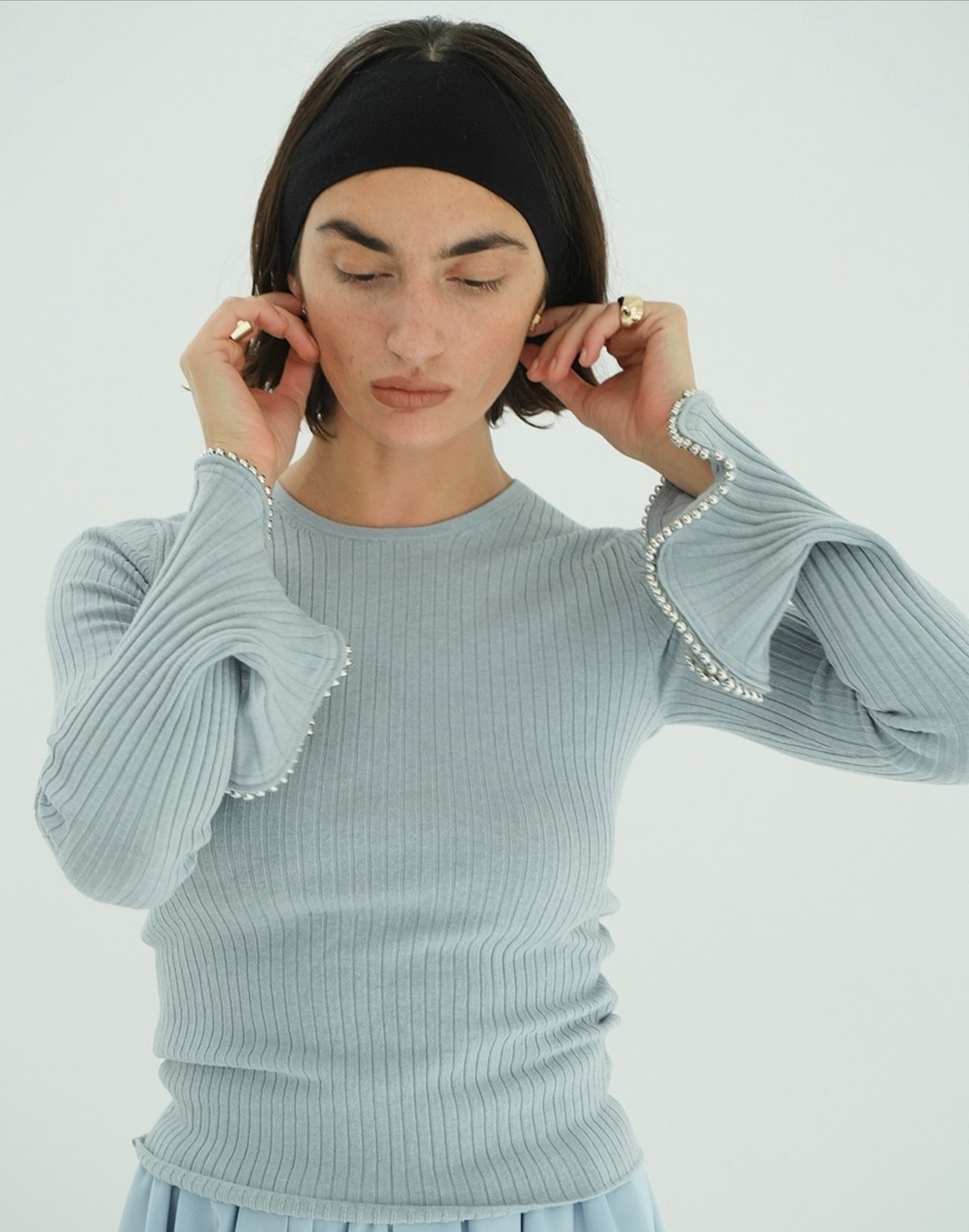 CLANE EMBELLISHED FRILL SLEEVE KNIT TOPS