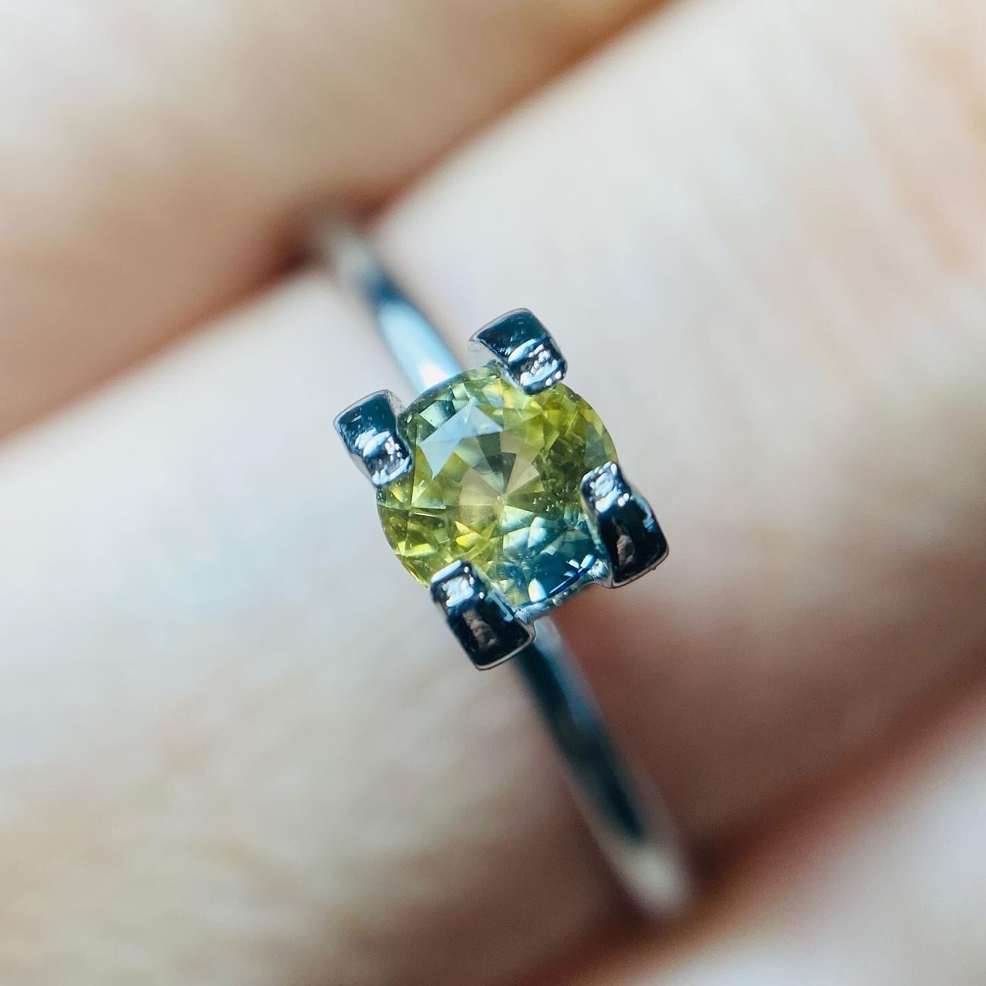 もうすぐ満月なサファイア