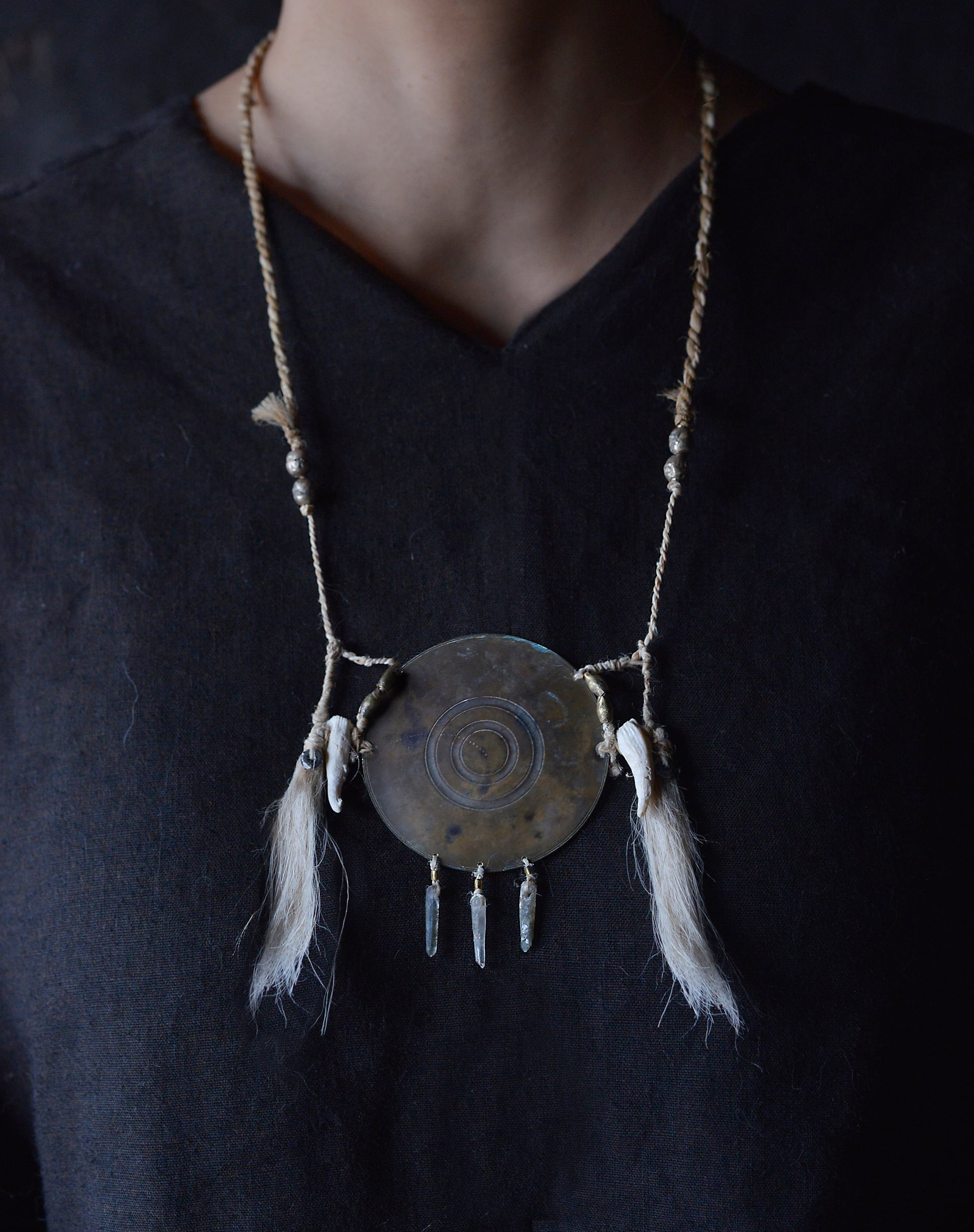 古円盤と珊瑚と水晶の民族首飾り