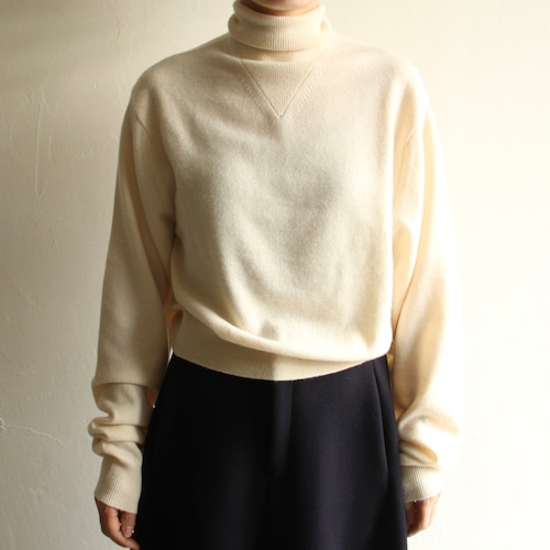 INSCRIRE【 womens 】cashmere gusset turtleneck pullover