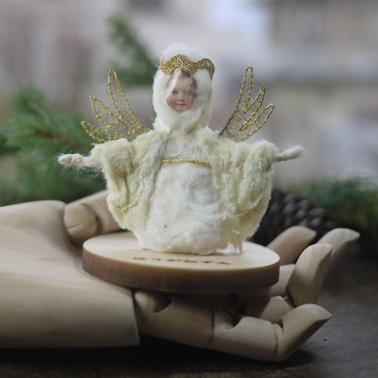 クリストキント CottonEngel はりがねずみ ドイツ | こりすのパン屋