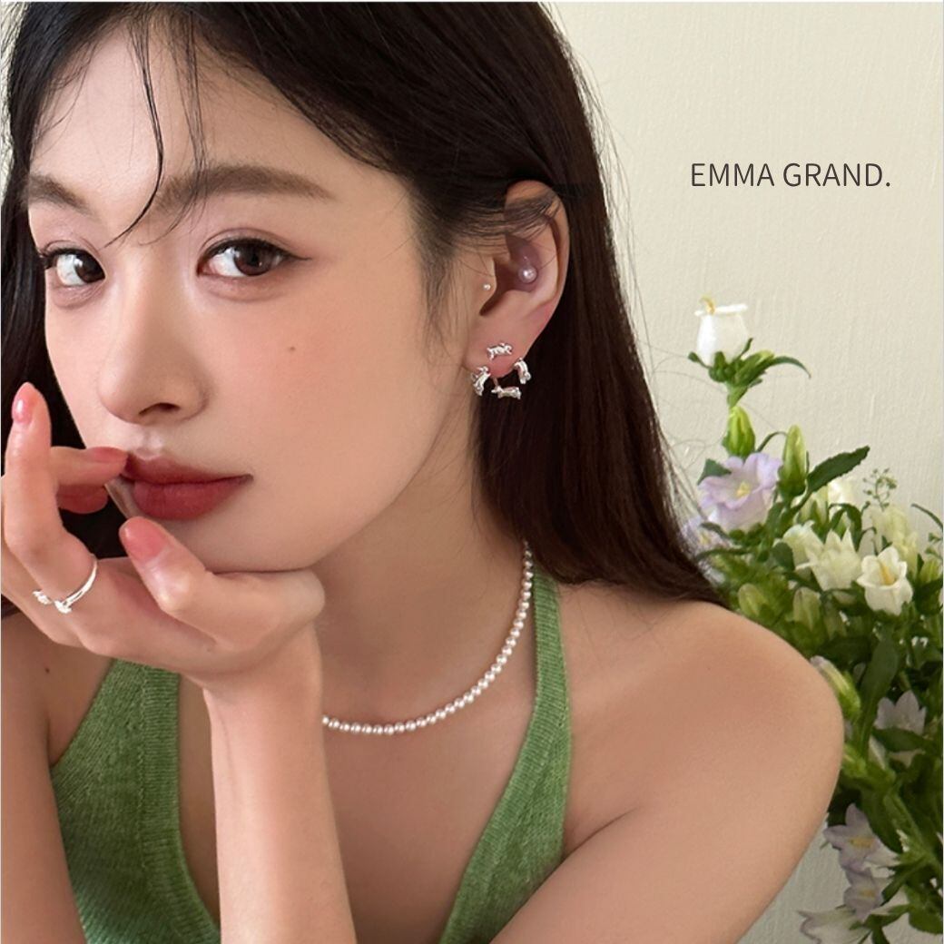 月夜に跳ねるうさぎのピアス E00600 | EMMA GRAND