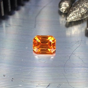 最も美しいオレンジ色 0.19ct UP 天然 マンダリンガーネット