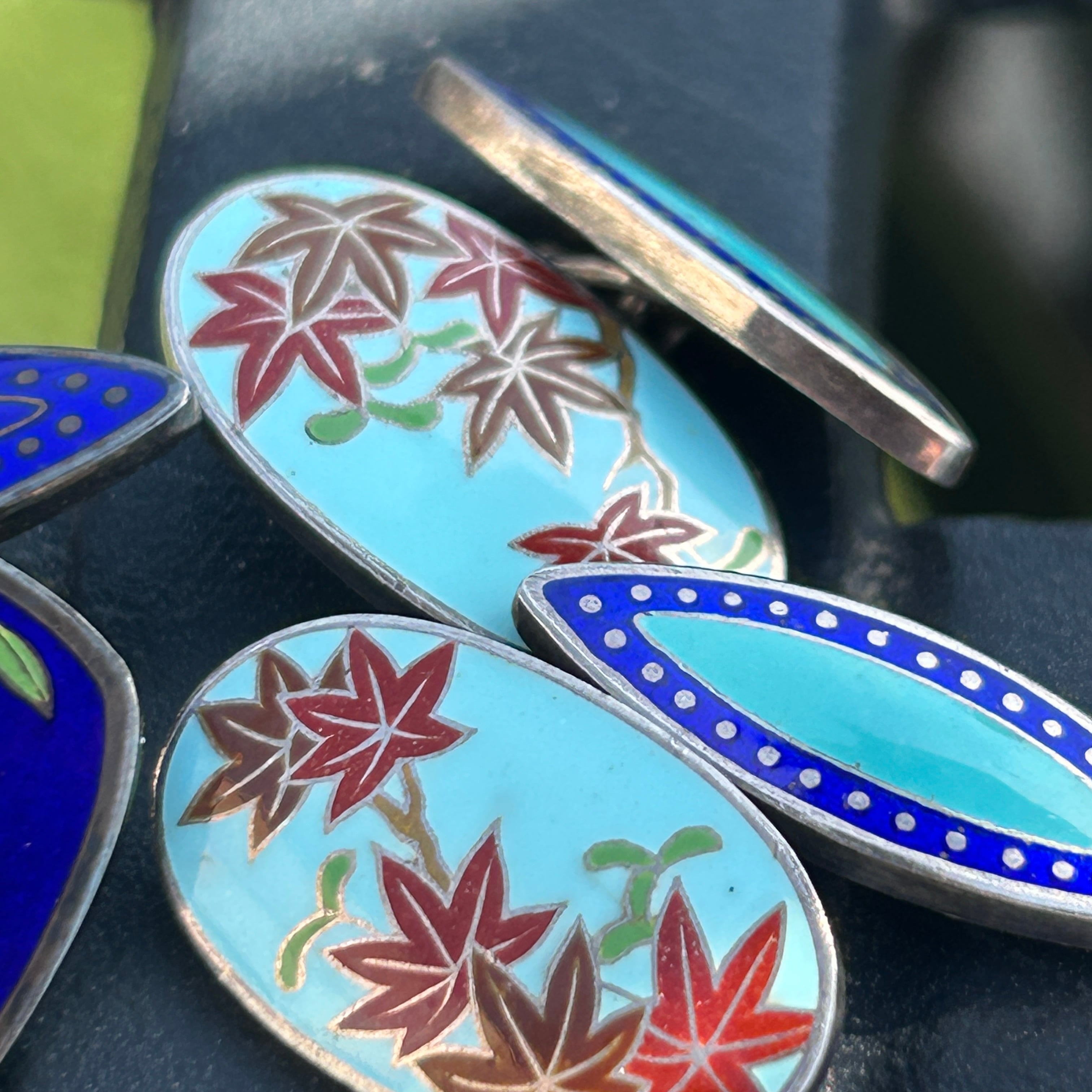 ヴィンテージ　輸出用七宝カフスボタン　スカイブルーに紅葉