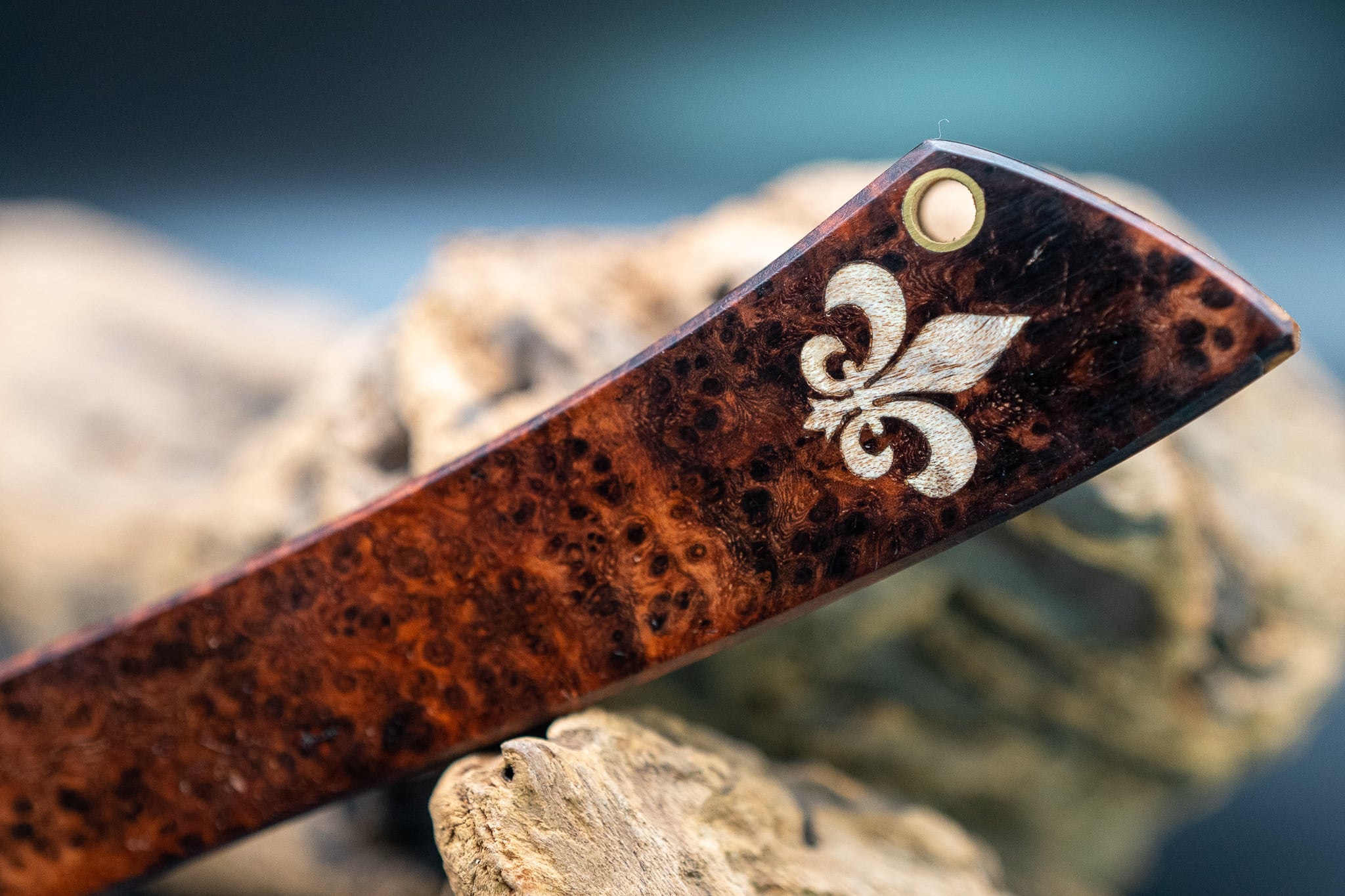 S型木製カッターナイフ 本花梨紅白 極上 象嵌 フルールドリス flamberg