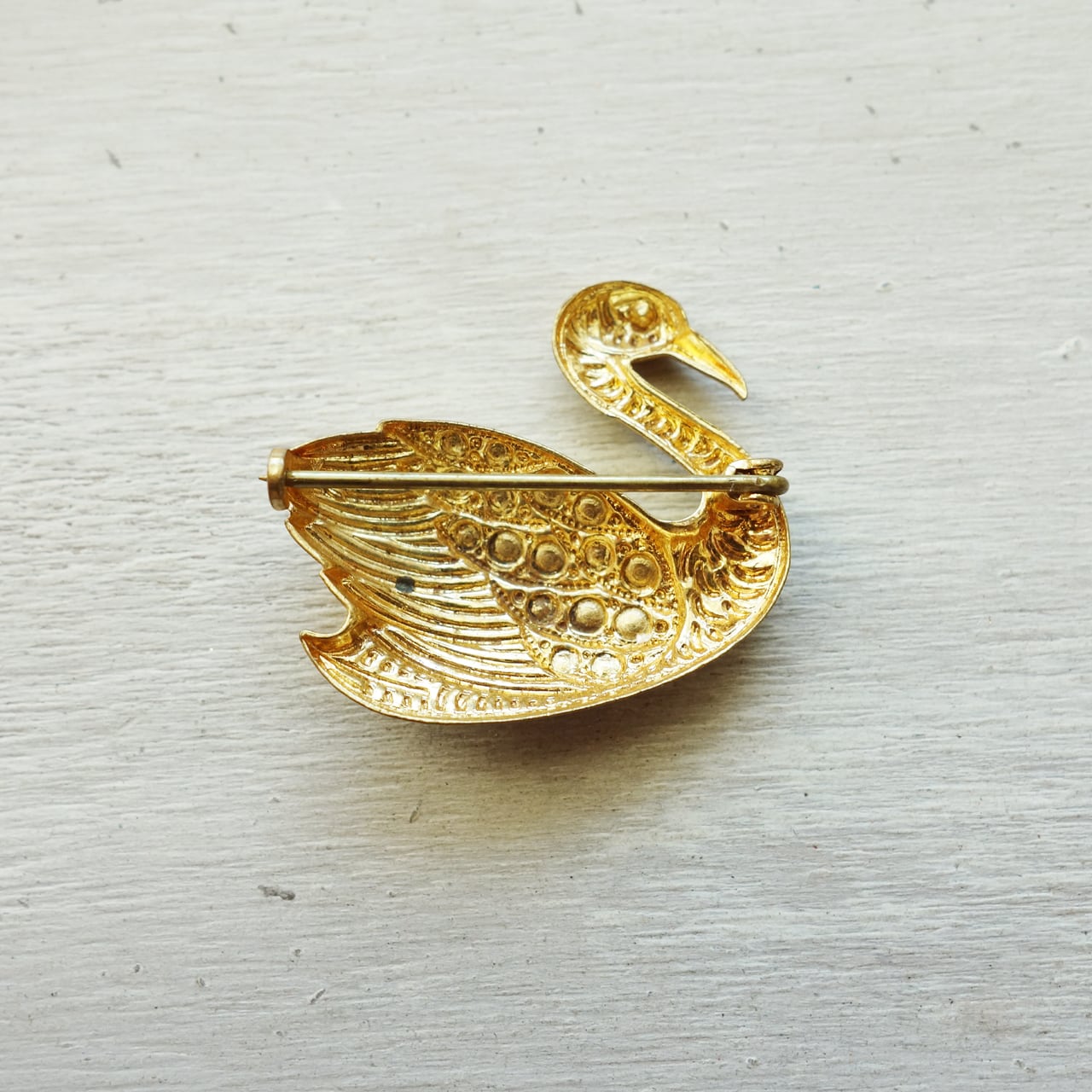 ヴィンテージ 1940～1950s 白鳥のブローチ 2.5×3cm (赤/緑) | ::Migrate::