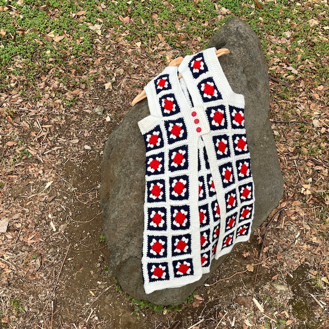 GRANNY SQUARE VEST