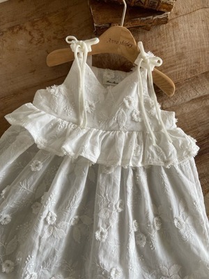 【先行予約5/26～6/3 23:59まで5％OFF】2423 flower embroidery dress/ ANNESHIRLEY