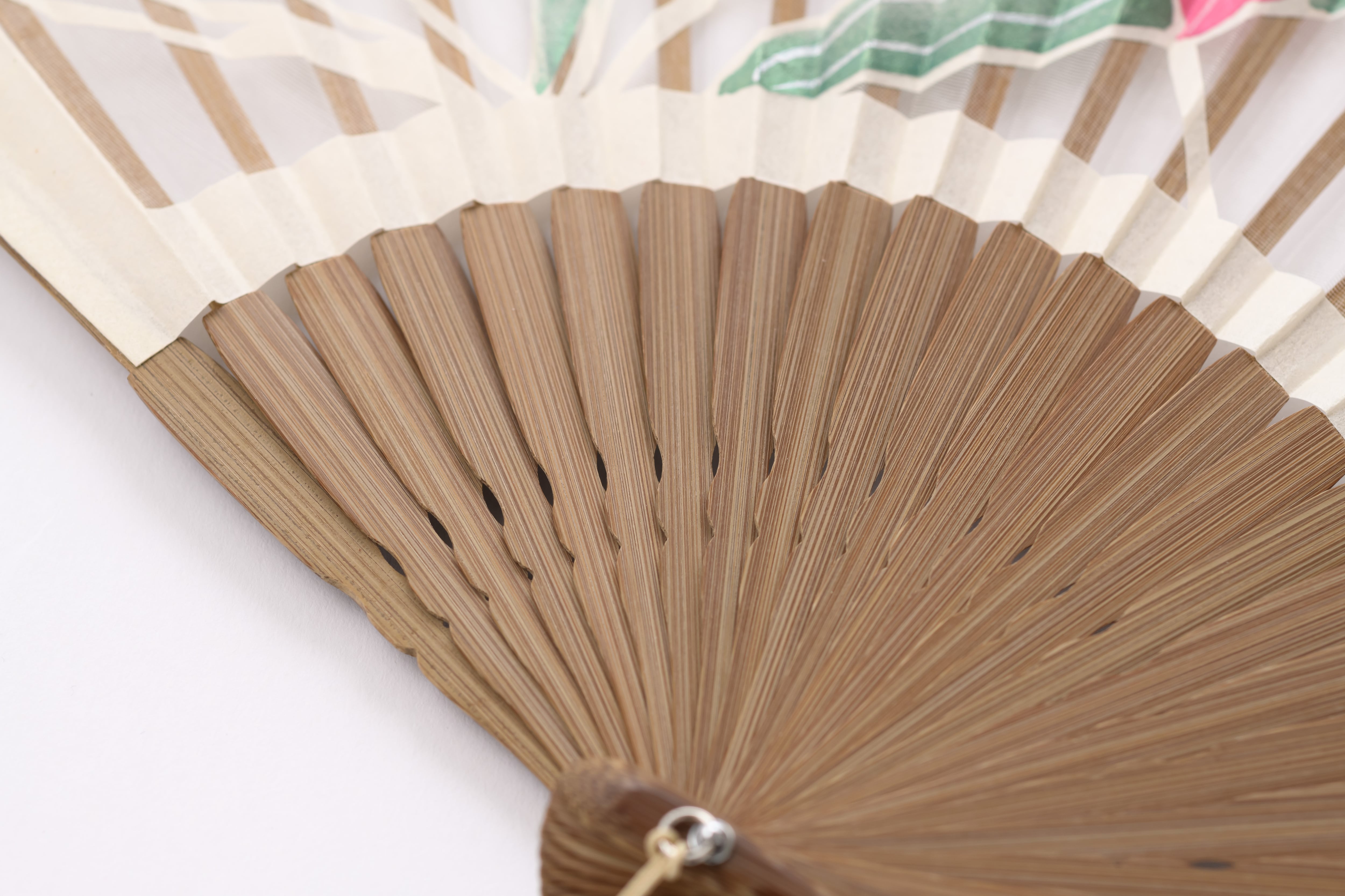 額透かし彫扇 紗月 蘭 白 | 紗月扇 京都【オンラインショップ】 | 京