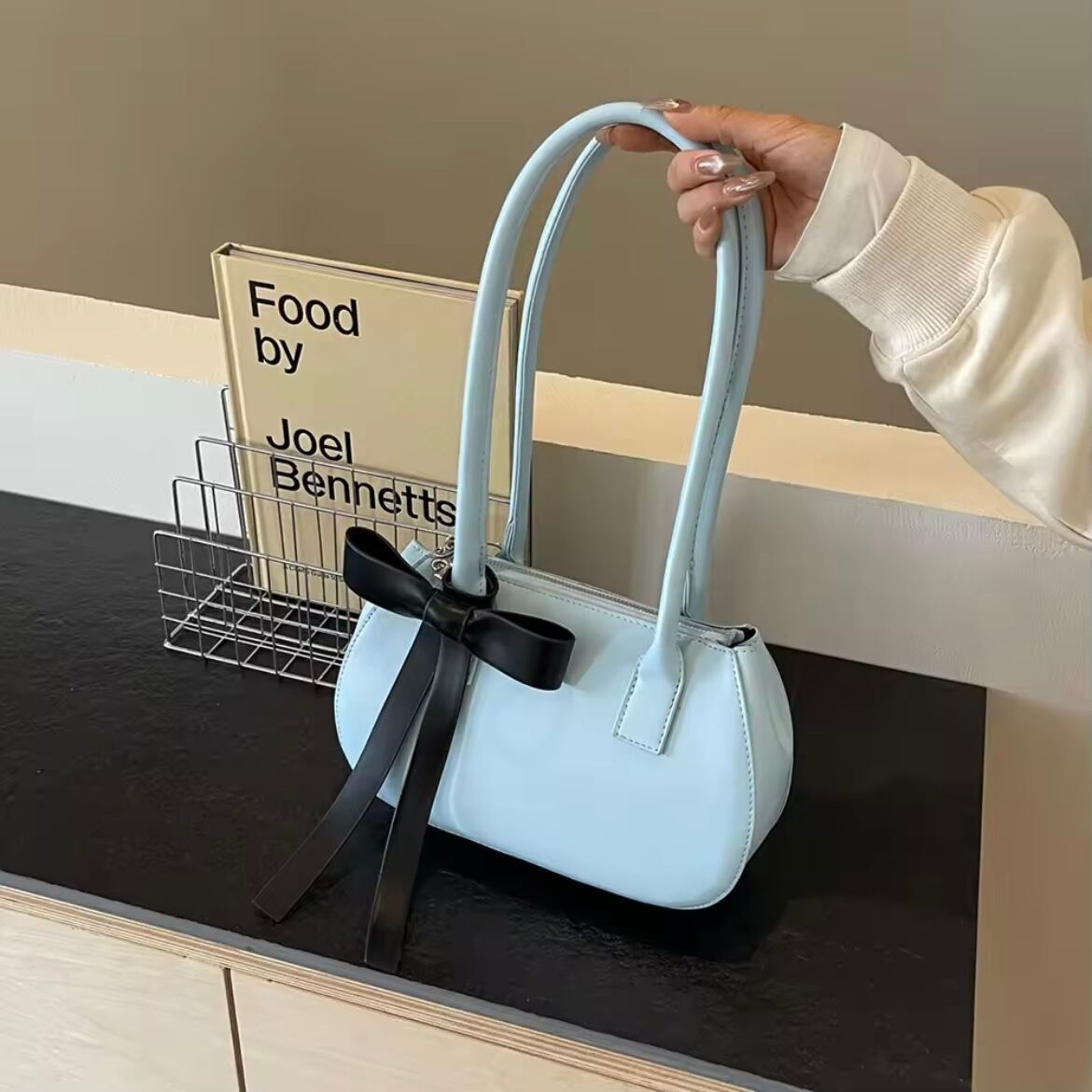 リボンチャームショルダーバッグ