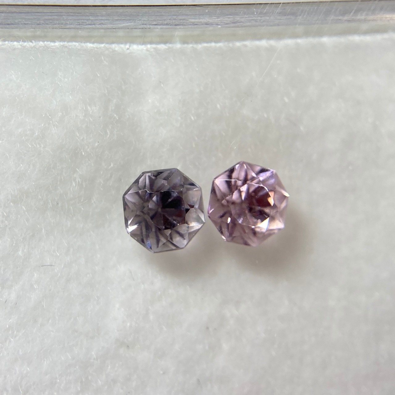 お花みたいなスピネル 約4.5mm-5.0mm 2点セット No.34