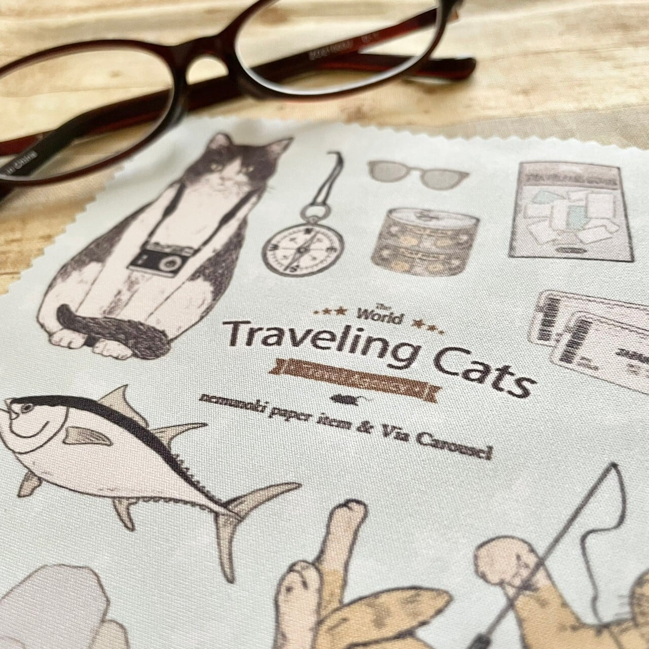 世界を旅する猫たち クリーニングクロス | Via Carousel