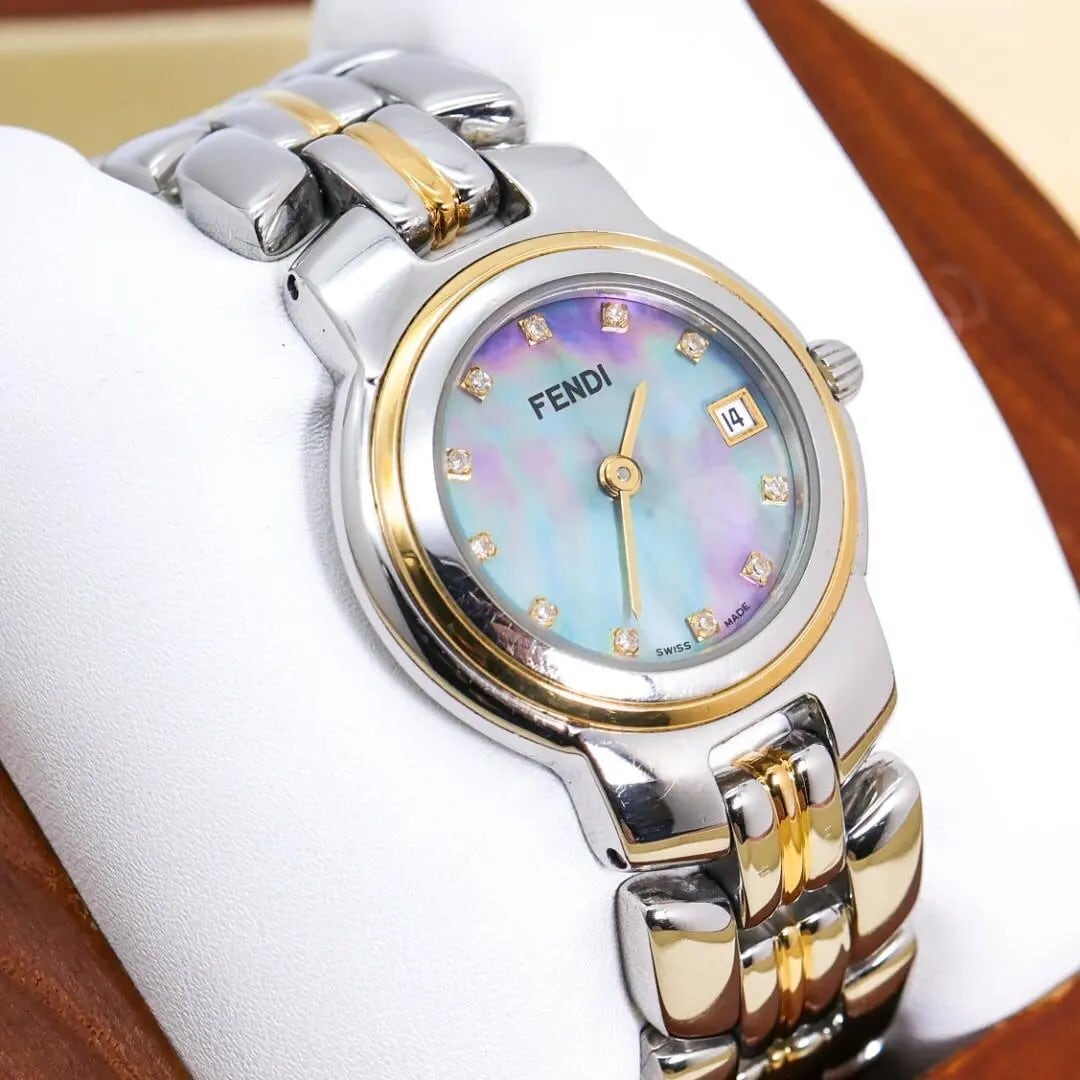 稼働 FENDI 腕時計 3050L ズッカ ロゴベルト バングル 1641 稼働 FENDI 腕時計 3050L ズッカ ロゴベルト バングル 1641 | Like a
