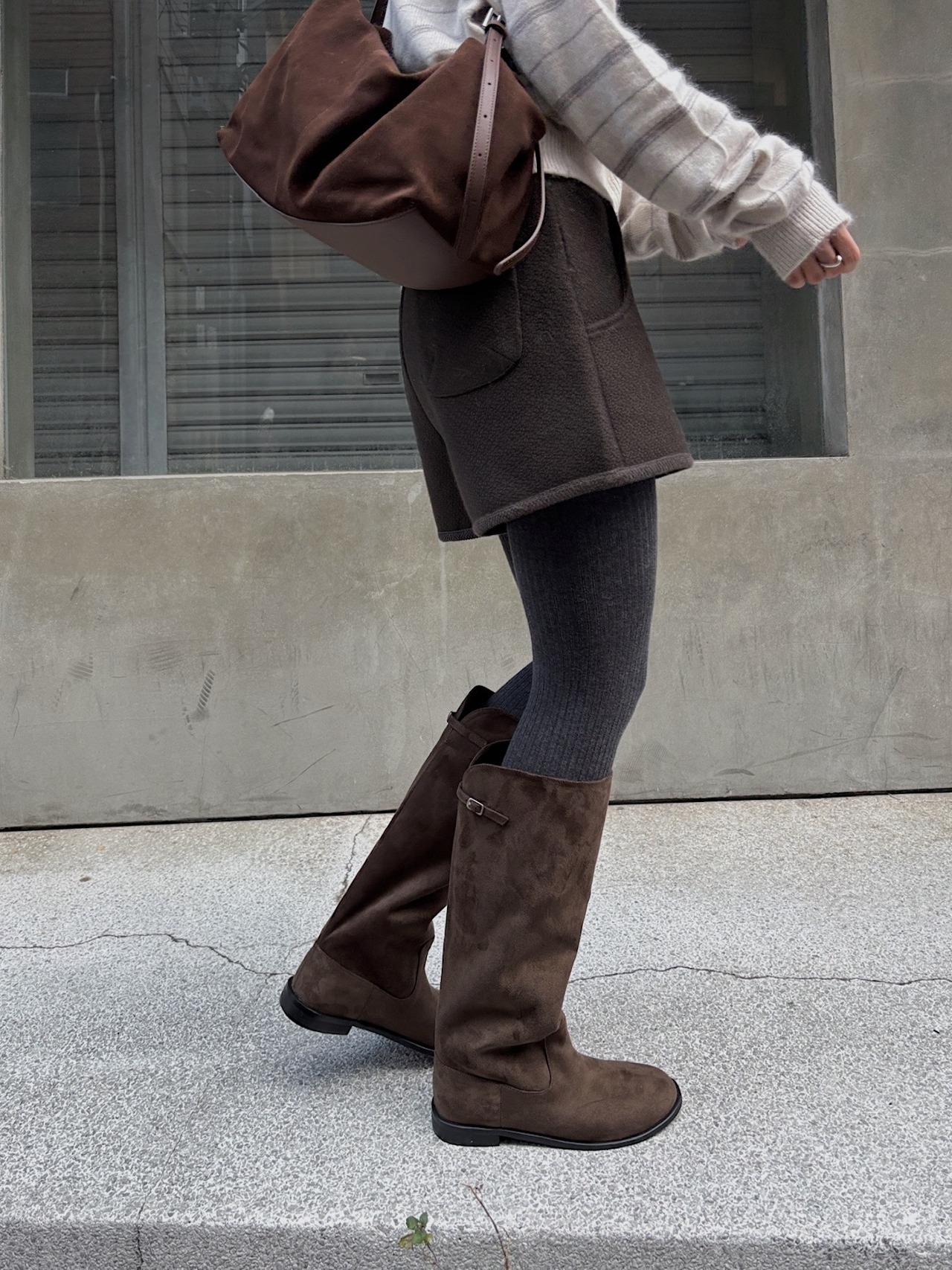 wide tube belt long boots