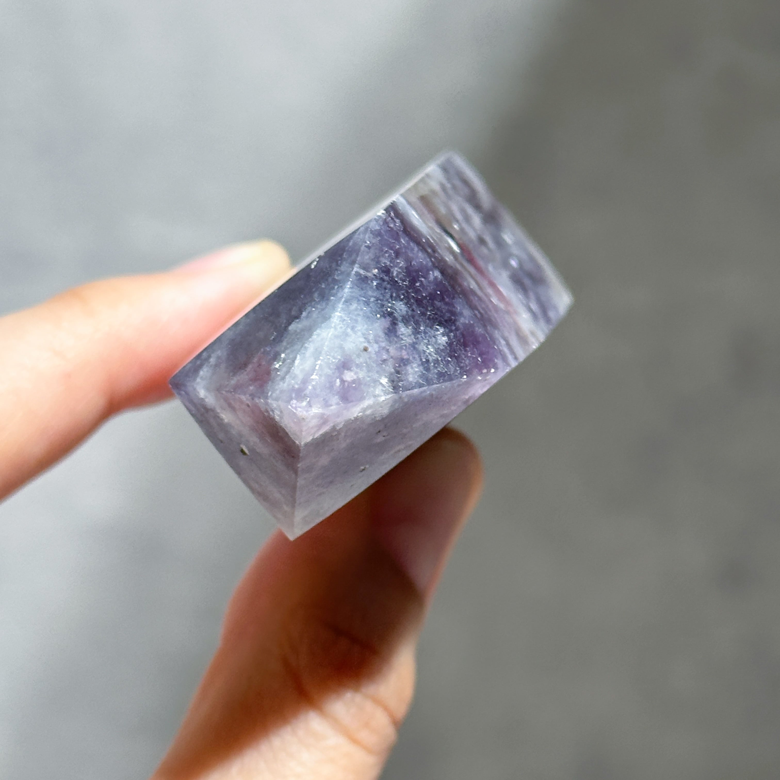 大きめサイズのユニコーンストーンタワー　天然石　四角柱 大きめサイズのユニコーンストーンタワー 天然石 四角柱