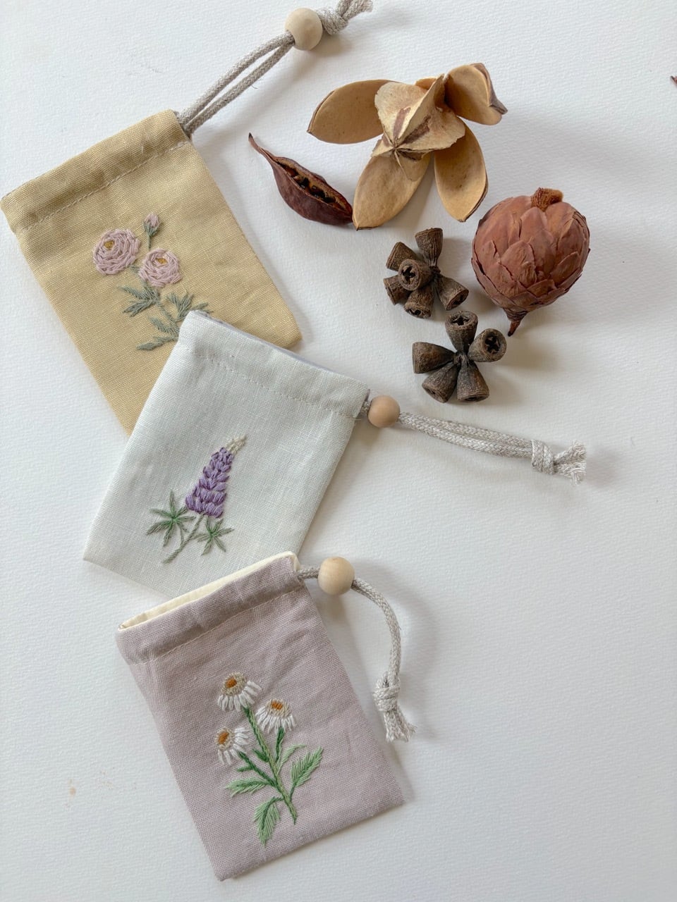 花刺繍の小さな巾着　オーダー用 ボタニカル刺繍のミニ巾着【6種類】受注制作 | Leparc