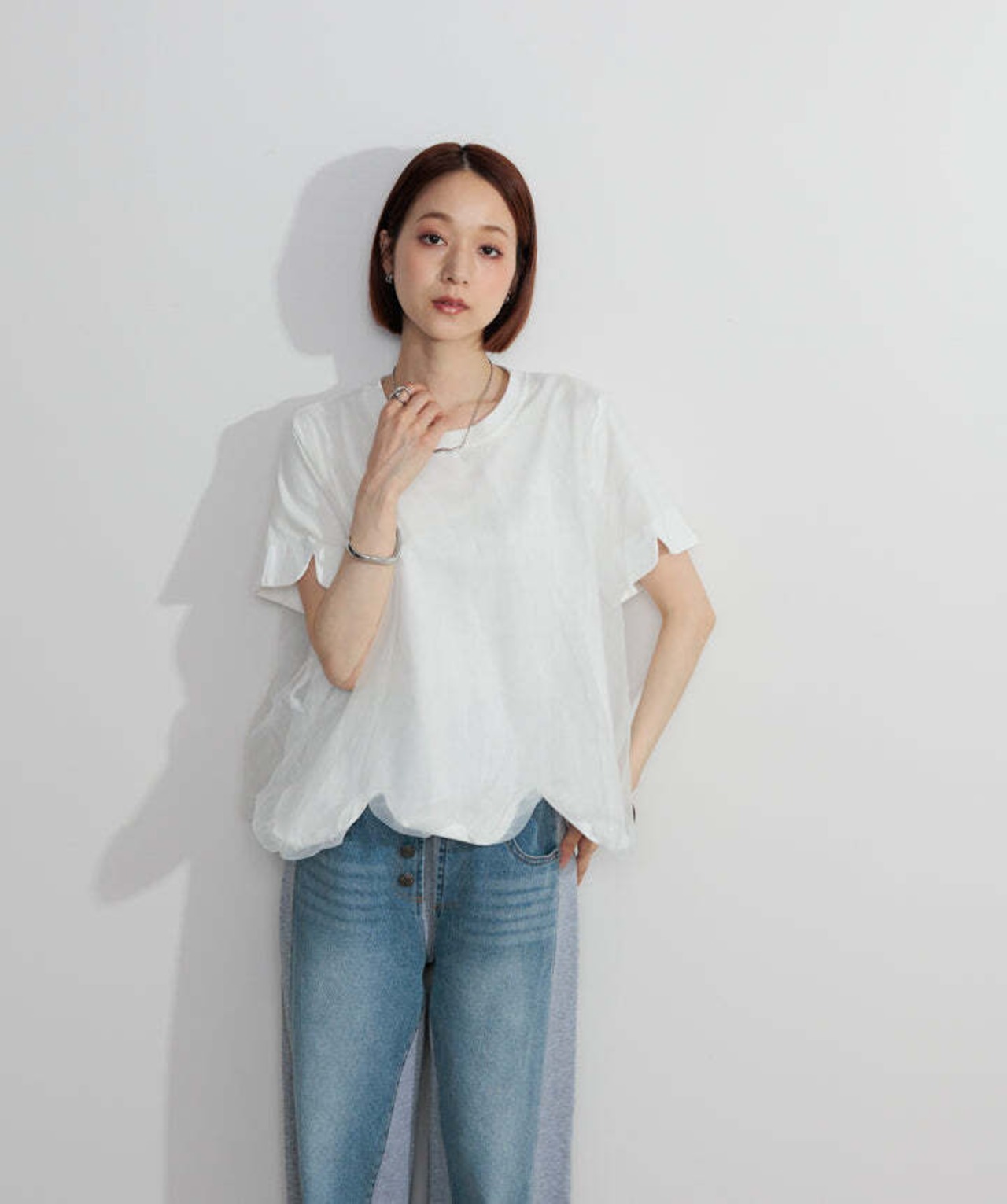 2605147 オーバーチュールスカラップTシャツ white