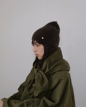 FOURAM - Fox Cashmere Knit Cap ：Brown｜固定ピンブローチ／起毛の陰影