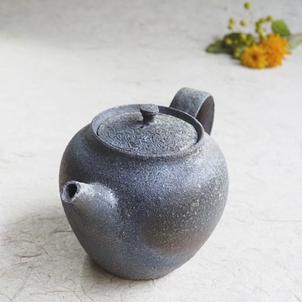 土本訓寛・久美子／焼締陰刻 後手 ポット | ならまちミレー