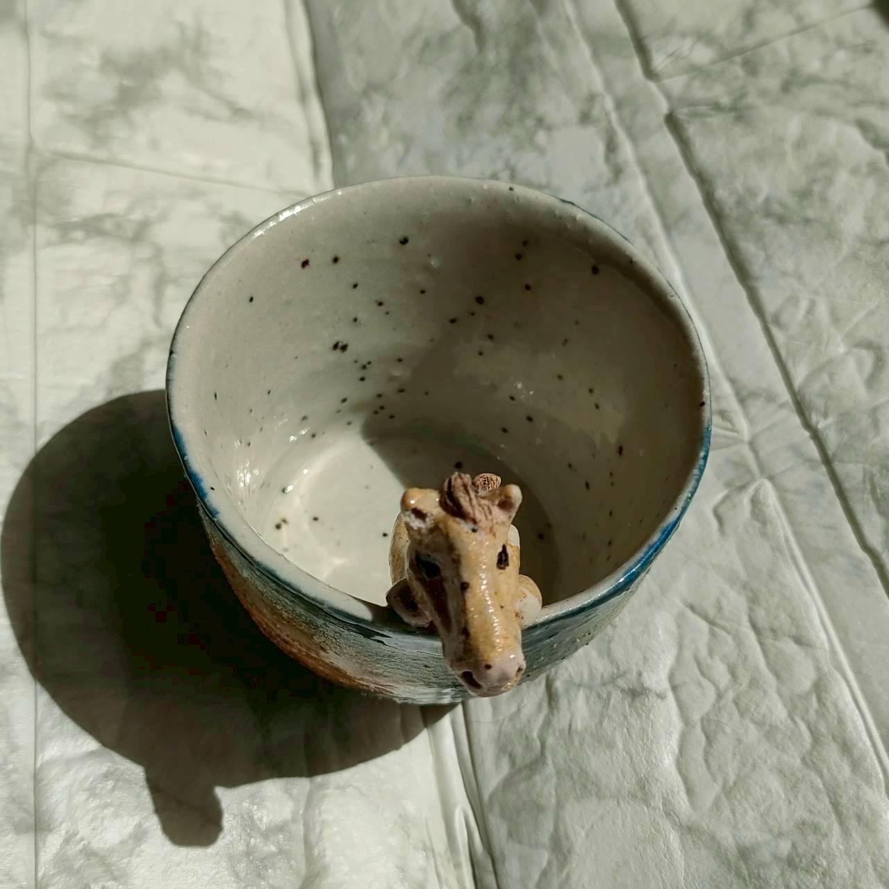 馬汁湯呑み1 若駒ちゃんとドリンクを楽しめるフチ馬カップ