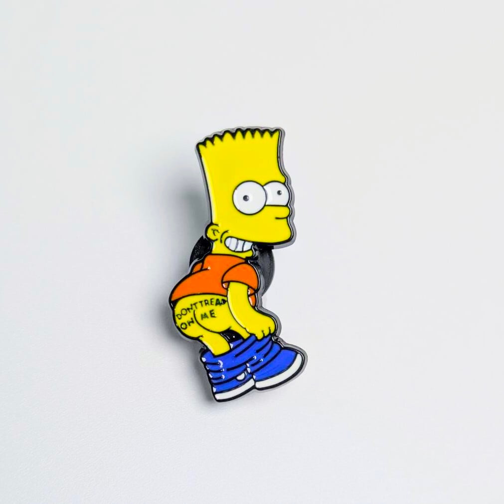 送料無料！ ★ピンズ PINS★ピンバッジ 【 The Simpsons（ザ シンプソンズ） 】バートシンプソン “ DON'T TREAD ON ME ”〚アメリカン雑貨 アメトイ〛