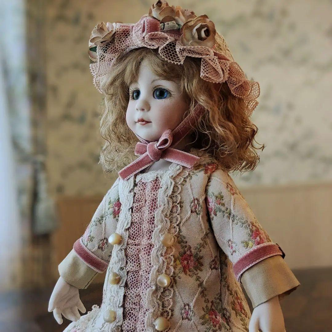 ビンテージ　ビスクドール　ブロンド巻き毛 　青い目　仕立ての良いコートと帽子 希少】ビンテージ ビスクドール ブロンド巻き毛 青い目 即購入歓迎