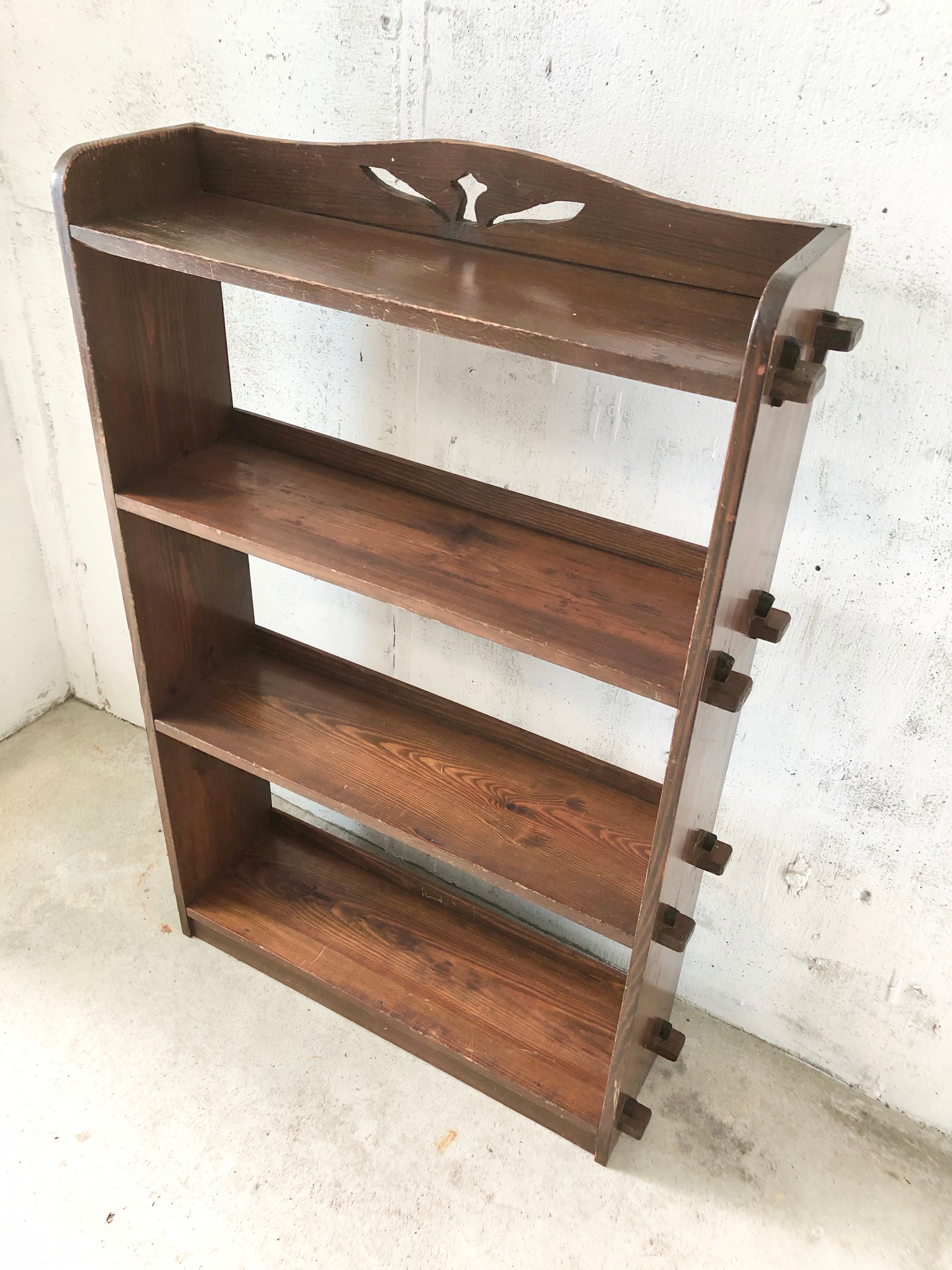 すっきりとした姿の楔棚［古家具］ | giraffes craft