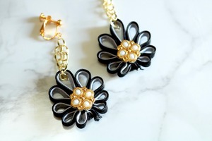 pierce/earring China button Daisy(black)
