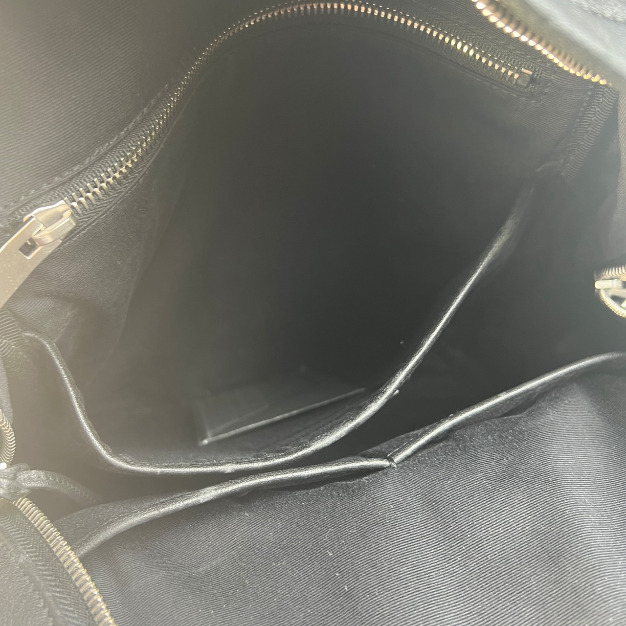 SAINT LAURENTサンローランリュック ブラック A-9434