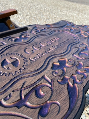 ヴィンテージ風彫刻テーブル（ダークパープル）