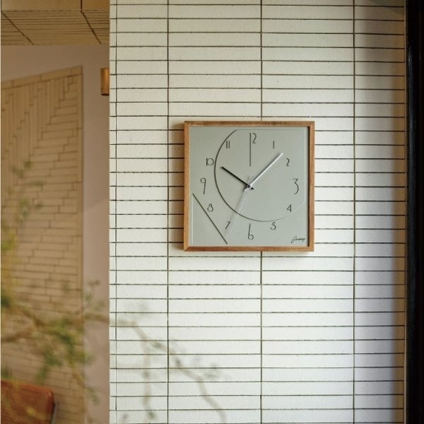 CLOCK | a gleam