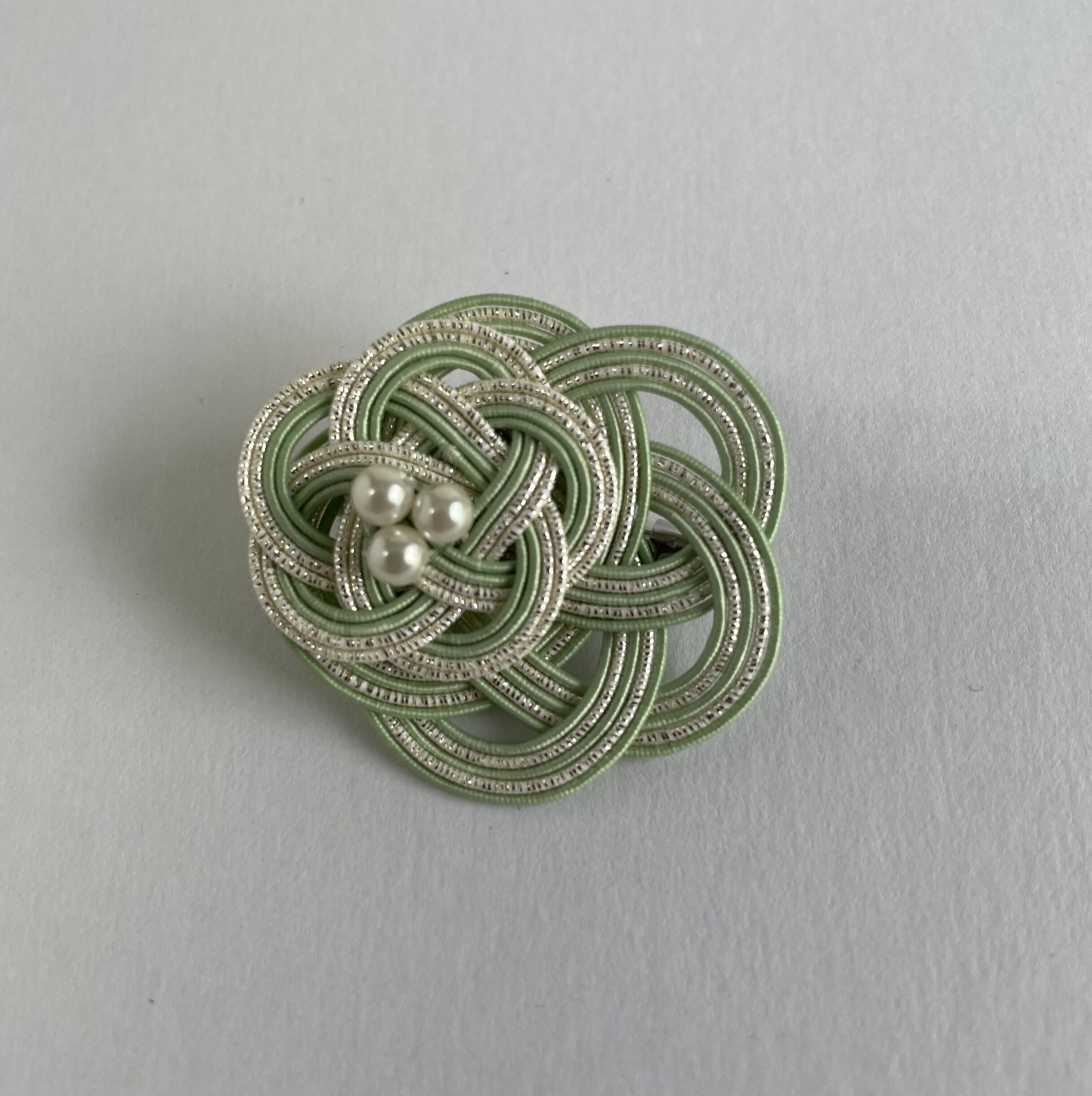 水引ブローチ ” かれん ” | えがお工房8ジョイ