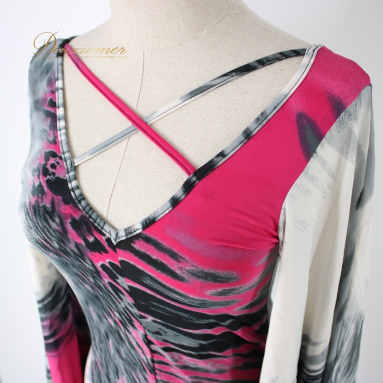 社交ダンス 衣装 スタンダード トップス レッスンウェア オールシーズン ICHIOKU イチオク 白 グレイ系 ピンク系 ホワイト系 ロング丈 長袖 ダンス スポーツウェア フォーマル ウェア トレーニング 練習会 上着 ショート丈 体型カバー フレア袖 滑らかな生地 おしゃれ かわいい 軽量 通気性 夏用 秋用 春用