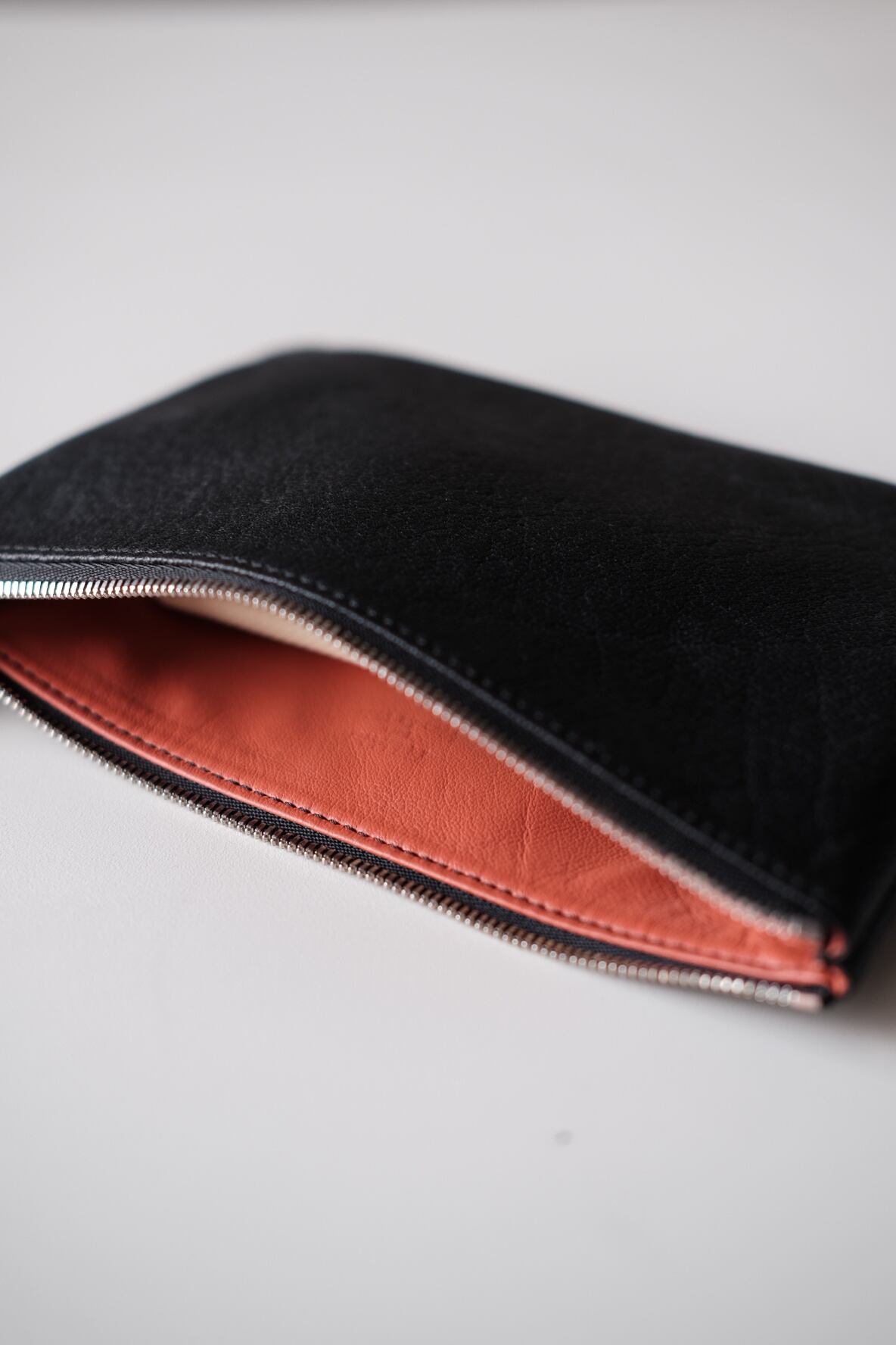 ITUAIS＜イトゥアイス＞Qualquer coisa pouch | Inhigh