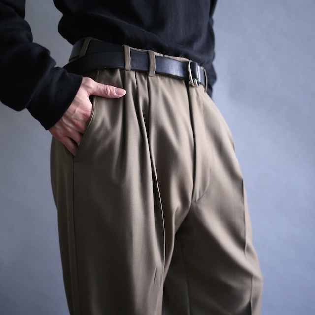 3-tuck tapered silhouette brown-beige wide slacks