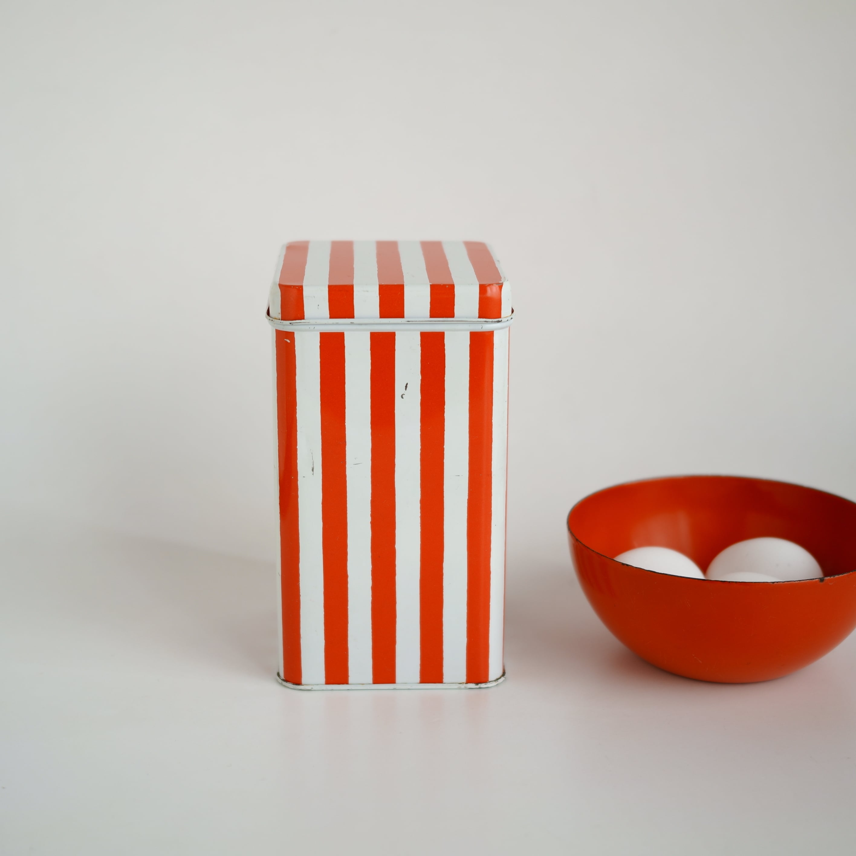 873【スーパー激レア入手困難】廃盤／43x33cmトレイ大／marimekko marimekko / Tin Canister | troldhaugen antiques ｜ 北欧